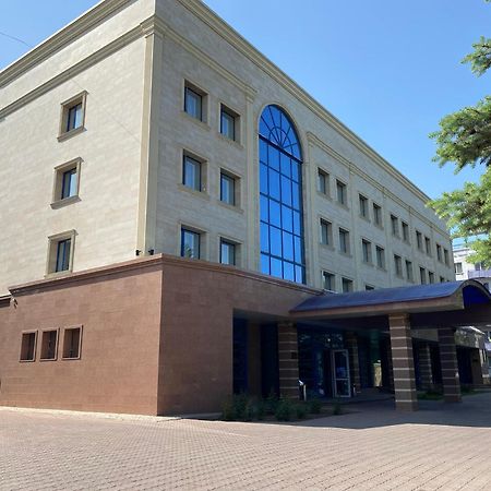 Nurtau Hotel Pavlodar Buitenkant foto