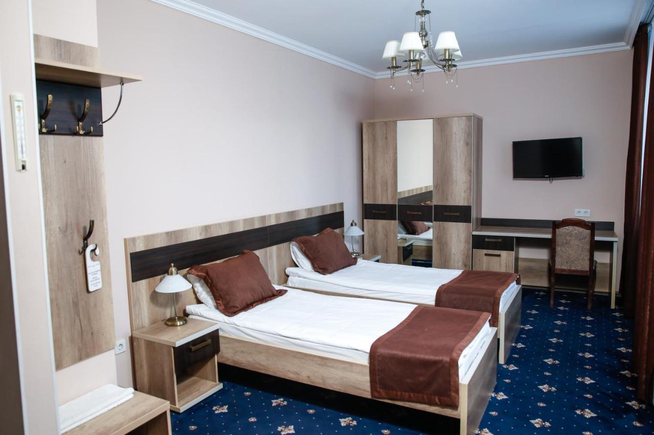 Nurtau Hotel Pavlodar Buitenkant foto