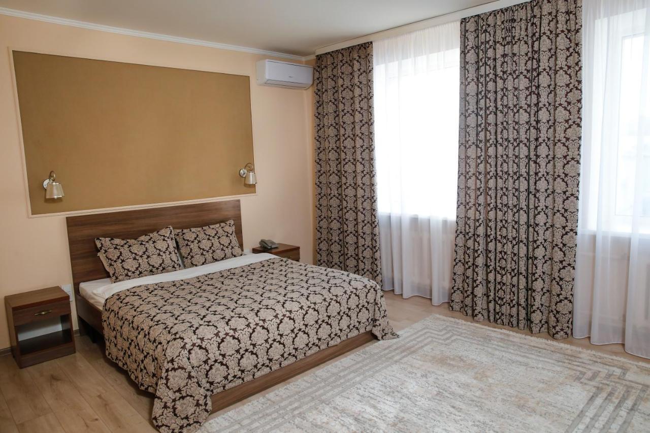 Nurtau Hotel Pavlodar Buitenkant foto