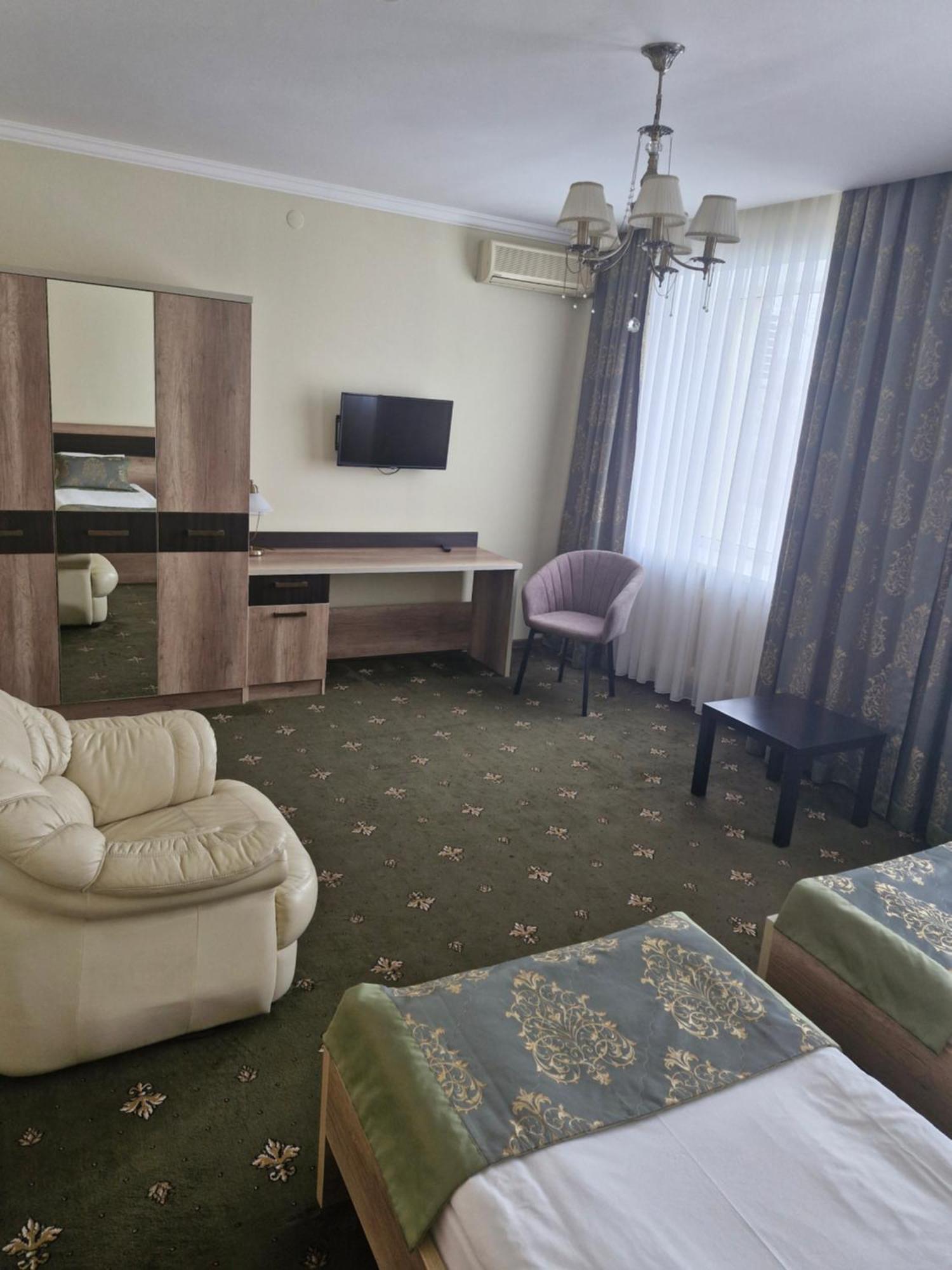 Nurtau Hotel Pavlodar Buitenkant foto