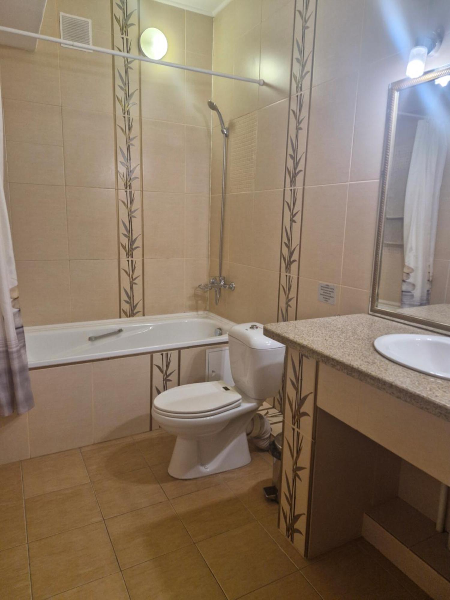 Nurtau Hotel Pavlodar Buitenkant foto