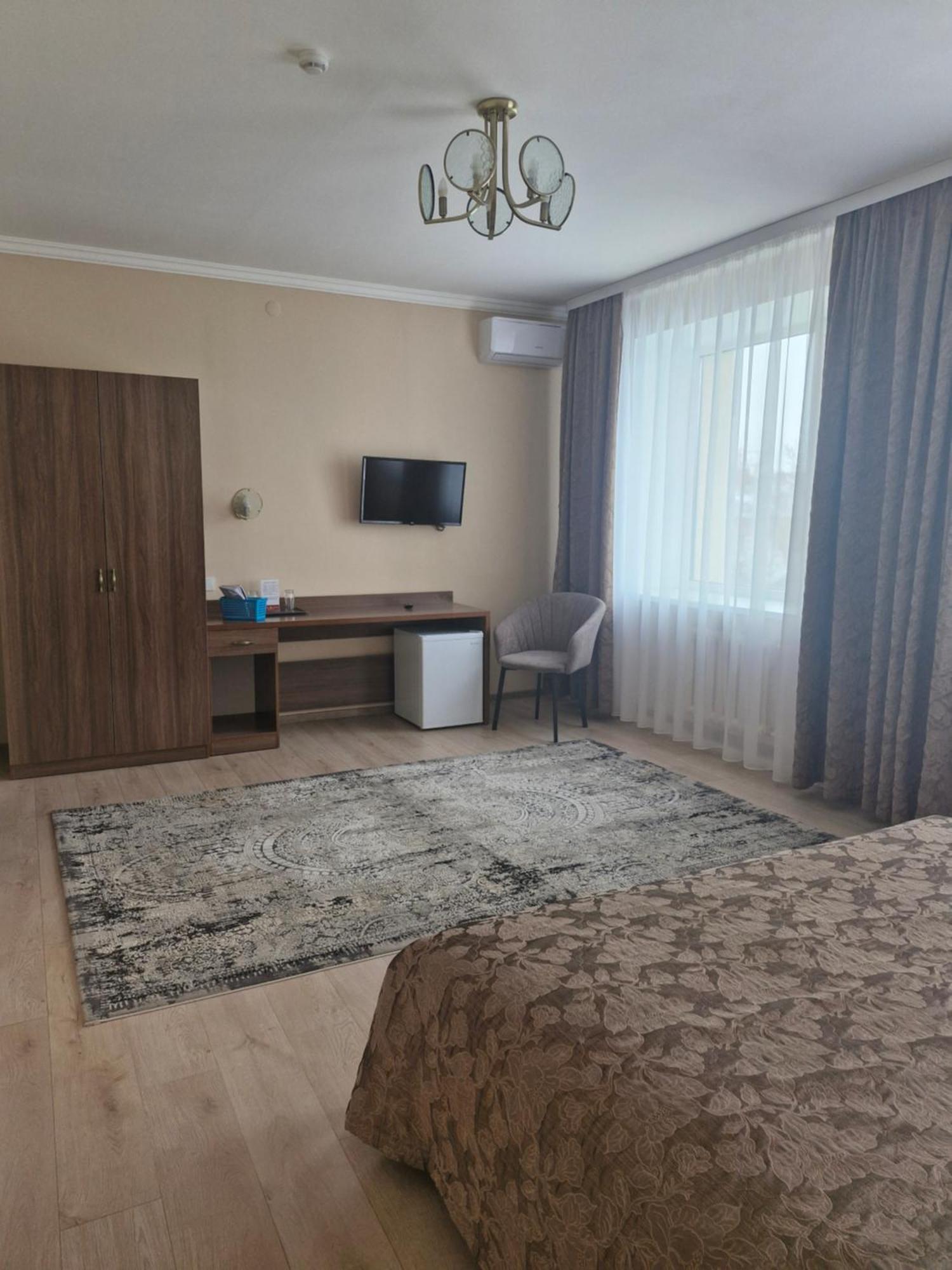 Nurtau Hotel Pavlodar Buitenkant foto