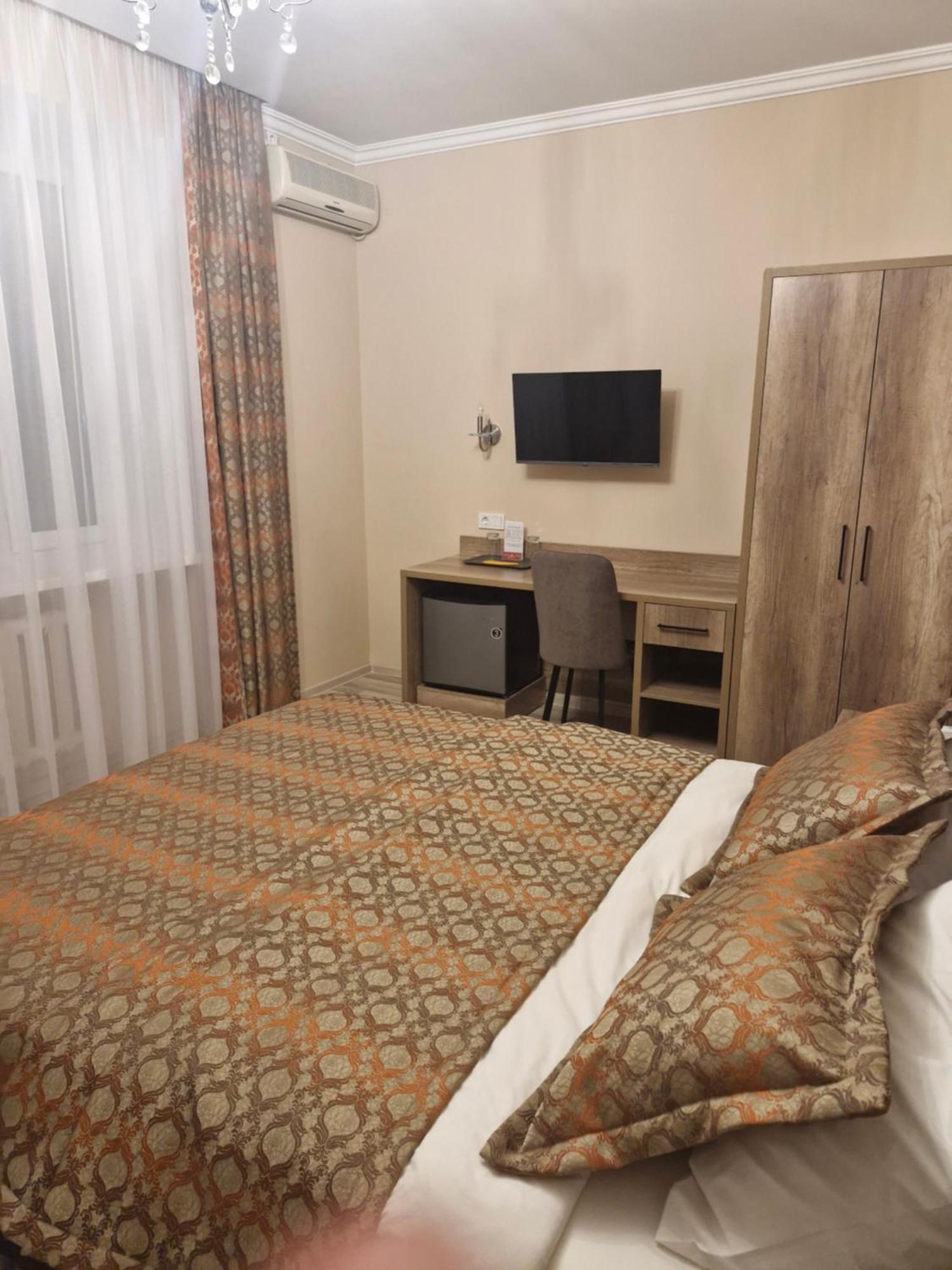 Nurtau Hotel Pavlodar Buitenkant foto