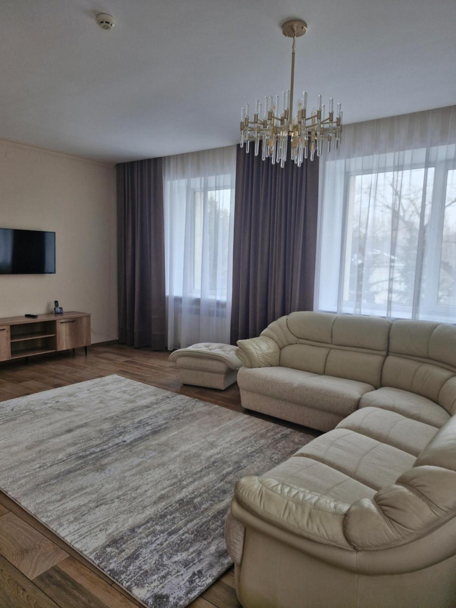 Nurtau Hotel Pavlodar Buitenkant foto