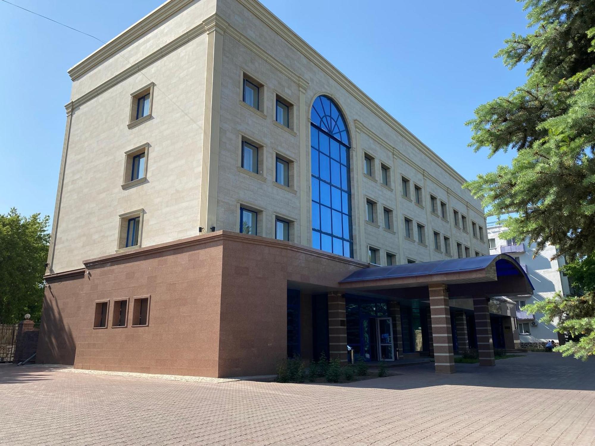 Nurtau Hotel Pavlodar Buitenkant foto