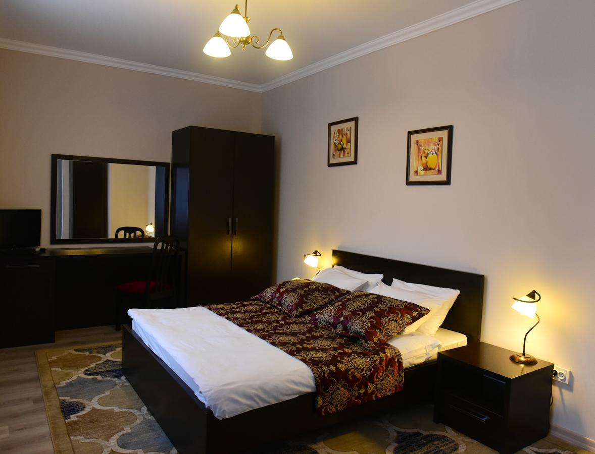 Nurtau Hotel Pavlodar Buitenkant foto