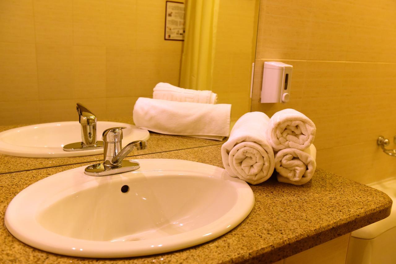 Nurtau Hotel Pavlodar Buitenkant foto